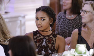 Illustration for article titled Malia and Sasha Obama Attend Their 1st State Dinner; President Says ‘They Grow Up Too Fast’